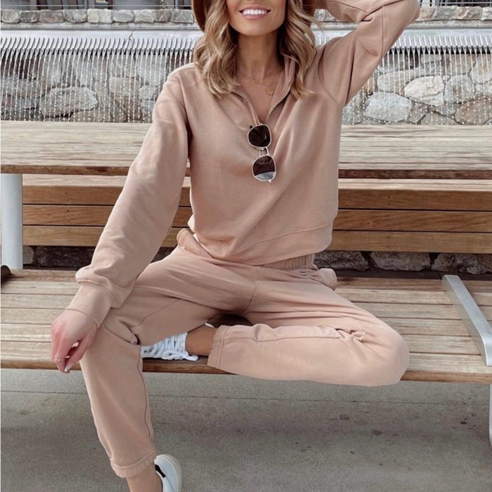 Fabletics Lightweight Go-To Half Zip Sweatshirt - Picture 4 of 8